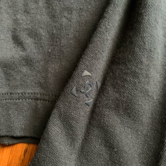 Men’s Lululemon 5 Year Basic Long Sleeve - Picture 3 of 3